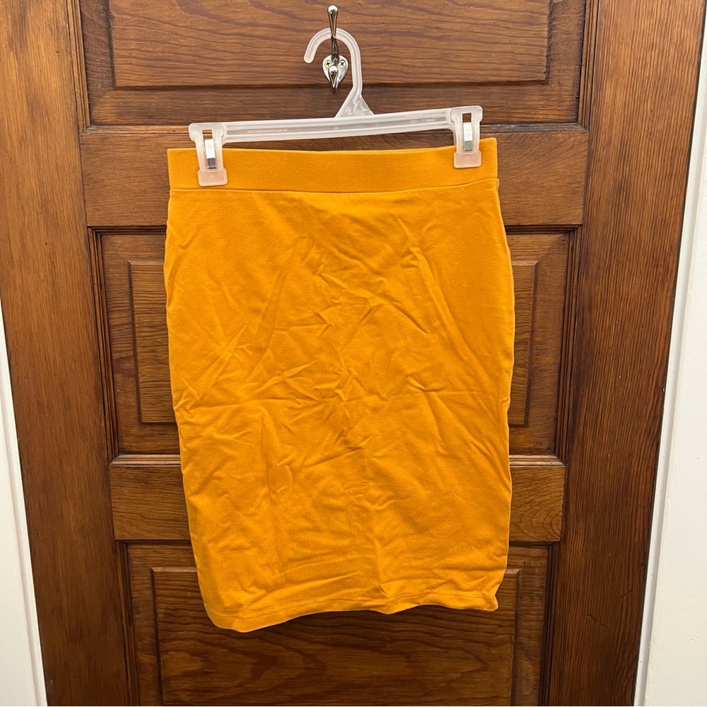Forever 21 Women's size M Marigold Yellow Skirt